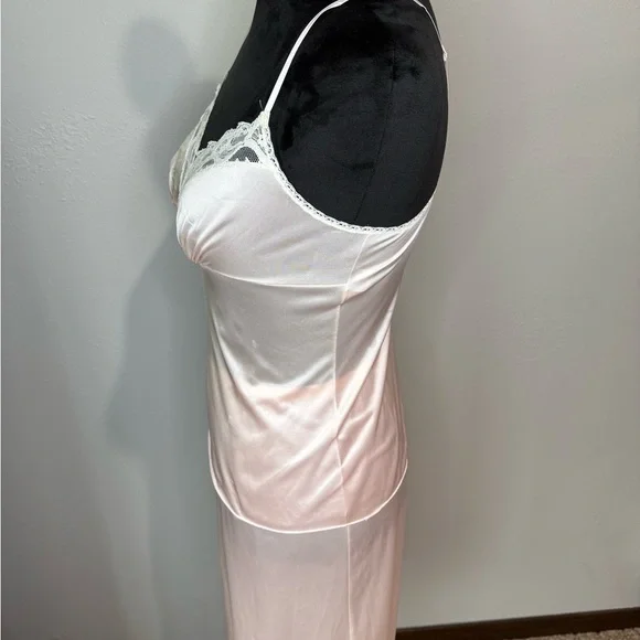 Vintage Vanity Fair Pink Nylon Slip Set – Size 30 Top & Large Bottom - Picture 3 of 7